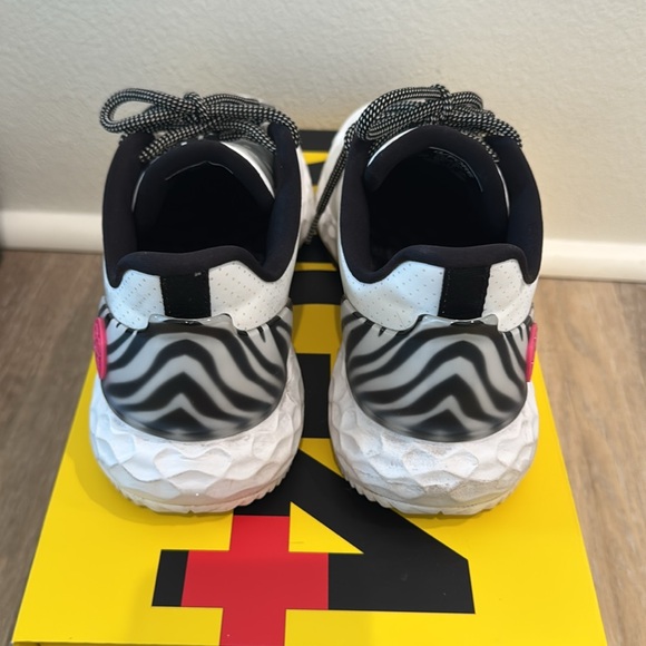 G/ FORE WOMEN'S MG4+ PERFORATED ZEBRA ACCENT GOLF SHOE - Picture 2 of 5